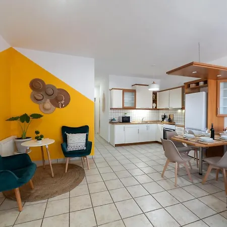 Beachfront Luxury In Ammoudara, Crete Holiday home *