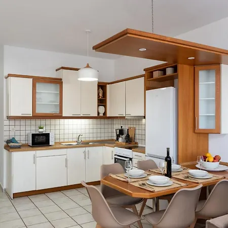 Beachfront Luxury In Ammoudara, Crete Ferienhaus *